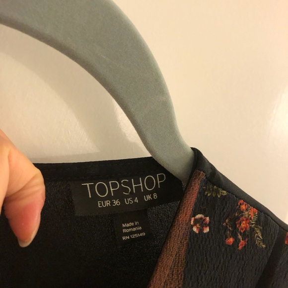 Brand new Topshop flower top tshirt chiffon - Picture 3 of 4